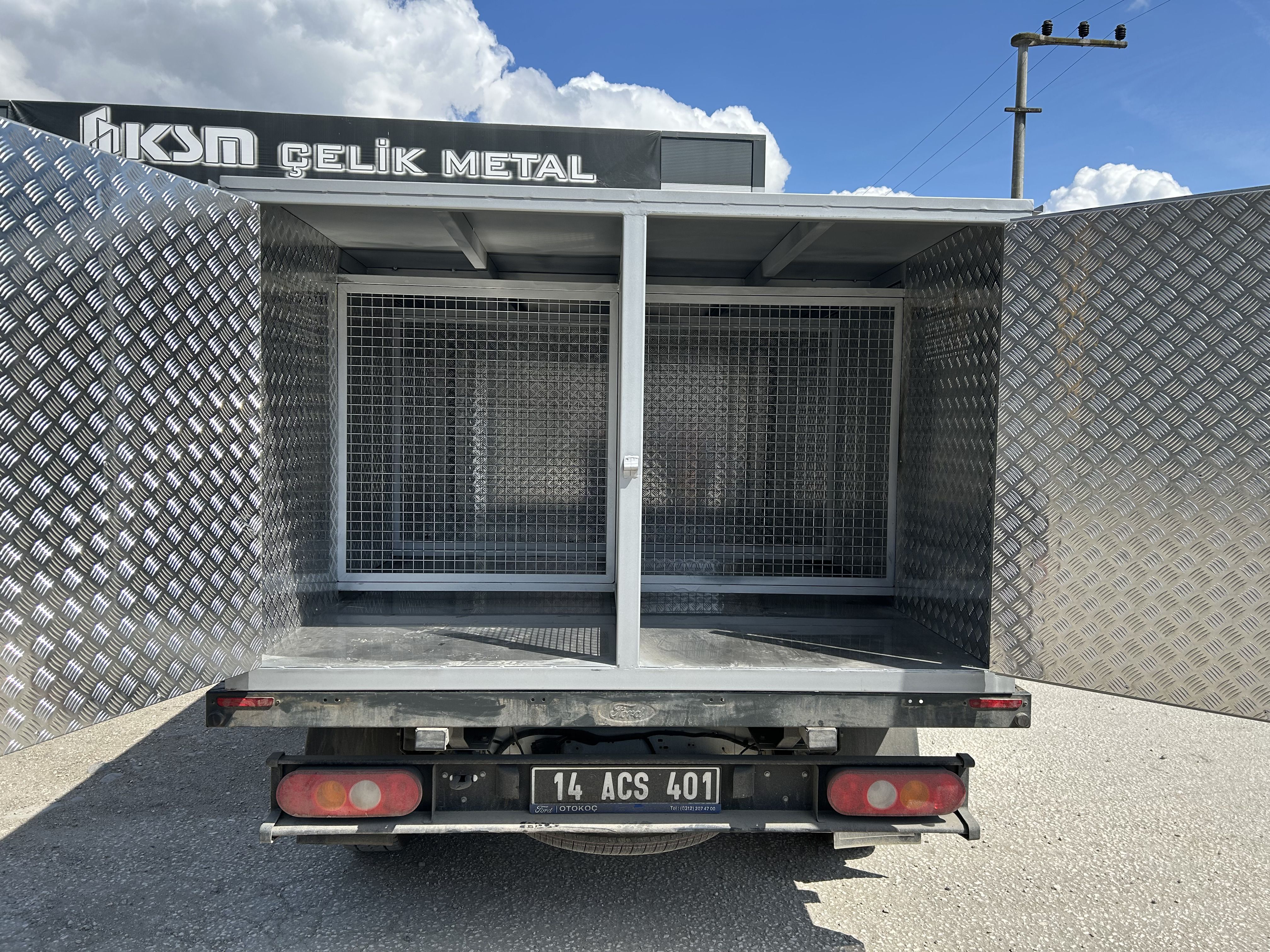Belediye Veterinerlikleri İçin Araç Arkası Kafes 